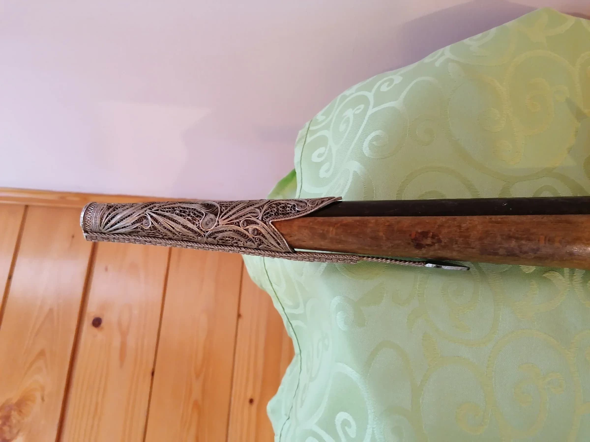 Kubura sa filigranskim metalnim radom 4