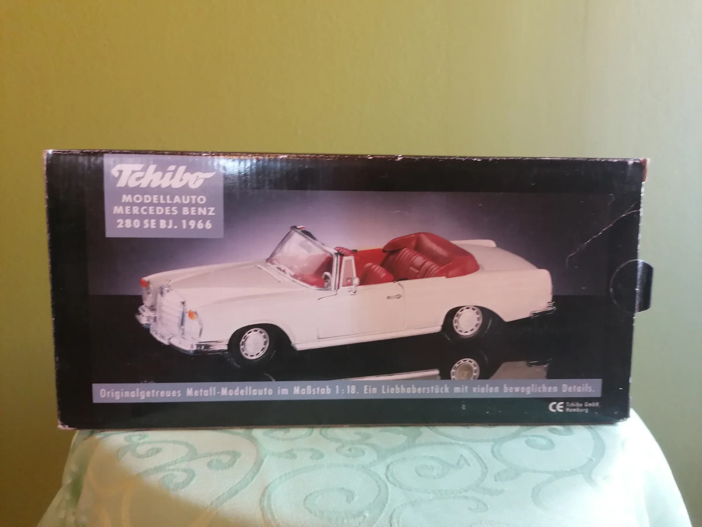 Mercedes Benz 280 SE - model 1966. - 1/18 - Tchibo 2